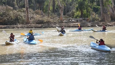 Sahilde Voleybol Turnuvası, Doğada Kamp Ateşiyle 30 Ağustos Kutlaması