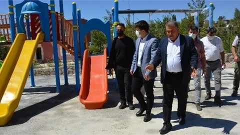 Gülnar Belediyesi Çocuklara Oyun Parkları Kazandırıyor