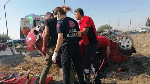 Takla Atan Otomobilin Sürücüsü Araçta Sıkıştı