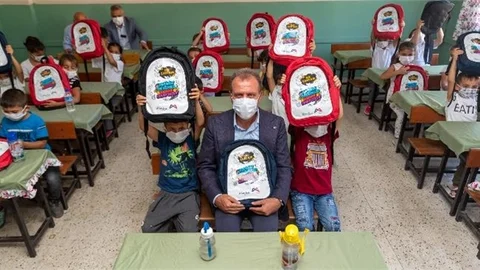 Minik Öğrencilerin İlk Çantası Mersin Büyükşehir’den
