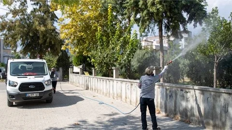Mersin Büyükşehir’in Beyazsinek Mücadelesi Sürüyor