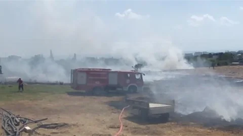 Erdemli Boş Arazide Yangın