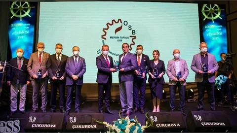 Rota Business Mersin İş ve Ekonomi Ödülleri Gecesinde Başkan Seçer’e "Altın Sponsorluk" Ödülü