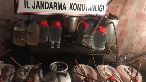336 Litre Kaçak Alkole El Koyuldu