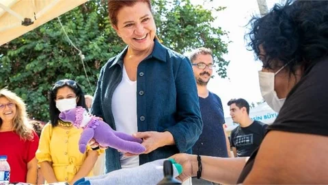 Mersin Büyükşehir’in "Evimiz Atölye" Projesi Büyüyor