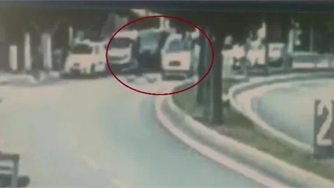 Arabanın Çarptığı Bisikletli Çocuk Ağır Yaralandı