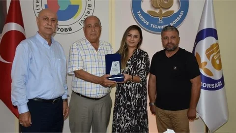Meclis Üyesi Mahmut Soysal'a Plaket