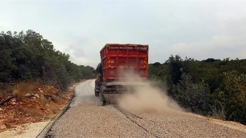 Yollar Yapılıyor, Üretimin Önündeki Engeller Kalkıyor
