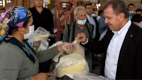 Mersin’i Karış Karış Gezen Başkan Seçer, Vatandaşların Taleplerini Dinliyor