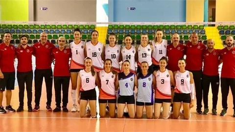 Gsk Kadın Voleybol Takımı Ligin İlk Haftasında İlk Galibiyetini Aldı