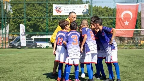 Düdük Çaldı, Turnuvanın İlk Vuruşları Yapıldı