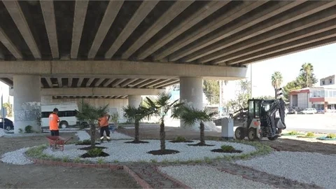 Büyükşehir Belediyesi, Yoğun Olarak Kullanılan Kavşakta Güzelleştirme Çalışması Yaptı