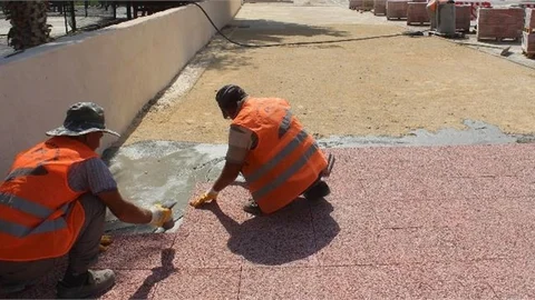 Mersin Büyükşehir, Kaldırımları Özel Gereksinimli Bireyler İçin Düzenliyor