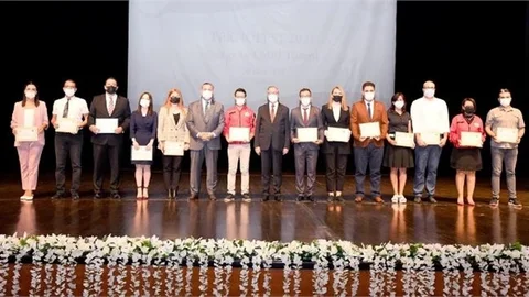 Vali Su, Teknofest’te Ödül Alan Öğrencilerle Bir Araya Geldi