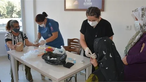 Mersin Büyükşehir’in Halk Sağlığı Eğitimleri Sürüyor