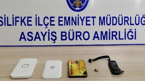 Yaka Düğmesine Gizlenmiş Kamerayla Sınava Giren Zanlı Gözaltında