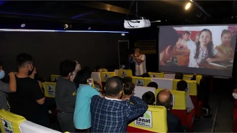 Gezen Sinema, Öğrencilerle Buluştu