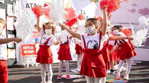 Mersin Büyükşehir’in Kreşlerinde Cumhuriyet Coşkusu