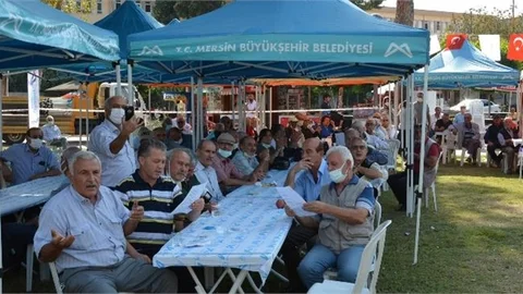 Mersin Büyükşehir 29 Ekim'de Emeklileri de Unutmadı
