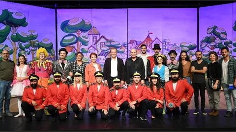 Başkan Seçer, ‘gökkuşağının Altında’ Oyununun Provasını İzledi