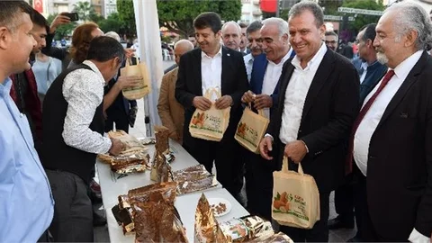 Başkan Seçer: "Böyle Bir Kentte Yaşamak Bizler İçin Övünç Kaynağı"