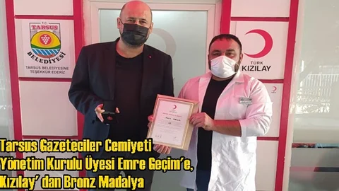 Cemiyet Yardımcısı Emre Geçim'e, Kızılay'dan Bronz Madalya