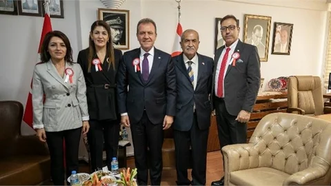 Başkan Seçer, KKTC’nin 38. Kuruluş Yıl Dönümü Dolayısıyla Düzenlenen Tebrik Kabulüne Katıldı