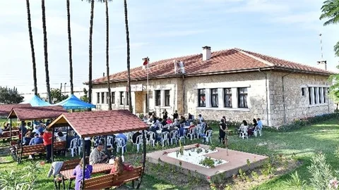 Mersin Büyükşehir Emekli Evi Üyeleri, Gazi Çiftliği’nde Atatürk’ü Andı