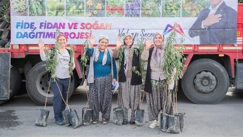 Mersin Büyükşehir’den 511 Üreticiye 16 Bin 373 Badem Fidanı