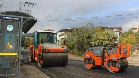 Mersin Büyükşehir’den Parmakkurdu’nda Yol Yenileme Çalışması