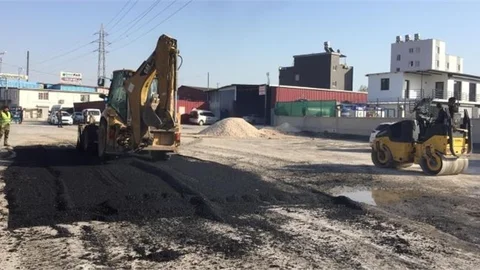 Akdeniz'de Asfalt Kaplama, Yeni Yol Açma, Kaldırım ve Bordür Yenileme Çalışmaları Sürüyor
