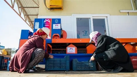 Mersin Büyükşehir’in Üreticilere Ekipman Desteği Sürüyor