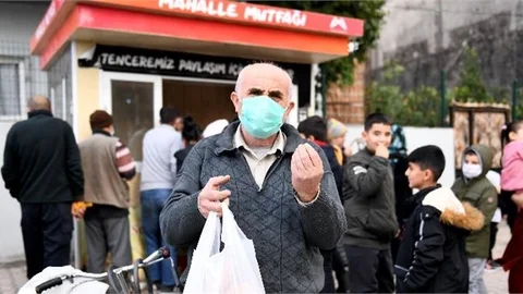 Kavurma, Pilav, Tatlı ve Ekmeği 3 TL’ye Aldılar