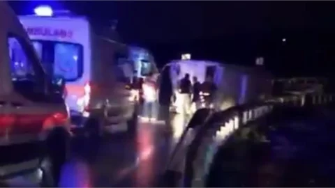 Gözne Yolu Minibüs Kazası Yaralılar Var