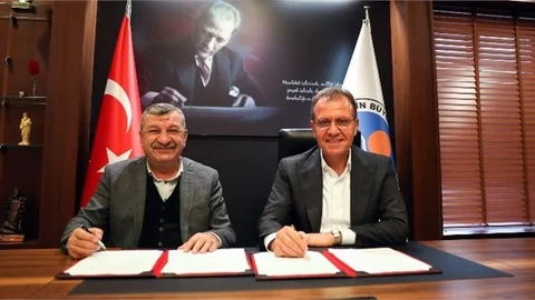 Başkan Seçer ve Tüm Bel-sen Mersin Şube Başkanı Özbay Arasında "Sosyal Denge Tazminatı Sözleşmesi" İmzalandı