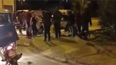 Devrilen Otomobilin Altında Kaldı