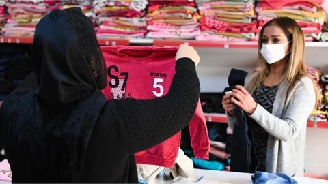 Kış Günü Çocukların Botu da Montu da "Kıyafet Evi''nden