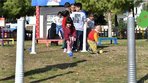 Mersin Büyükşehir’den Çocuklar İçin "Bocce" Aktivitesi