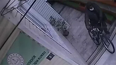 5 Ayrı Yerden Hırsızlık Yaptı