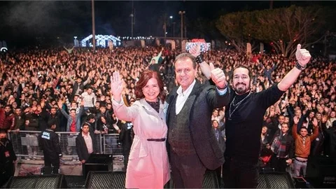 Mersinliler 2022’yi Başkan Seçer’le Birlikte ‘sokak Partisi’nde Karşıladı