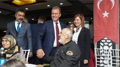 Başkan Seçer, Şehit Aileleri ve Gazilerle Yemekte Buluştu