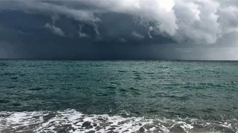 Akdeniz'de Fırtına Bekleniyor