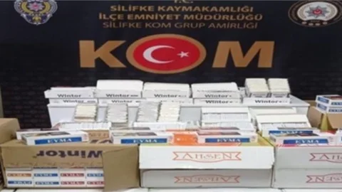 Mersin'de 4 Milyon 610 Bin Adet Kaçak Makaron Yakalandı