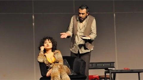 Mersin Büyükşehir Şehir Tiyatrosu, Matruşka Oyunu İle Kıbrıslı Tiyatro Severlerle Buluştu