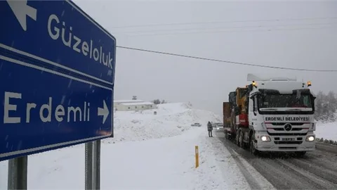 Karda Mahsur Kalanların İmdadına Erdemli Belediyesi Ekipleri Yetişti