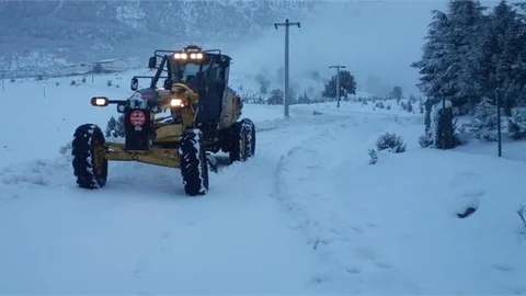 Karda Mahsur Kalanların İmdadına Büyükşehir Yetişti