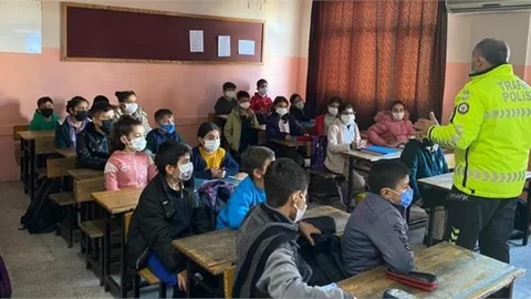 Toroslar Yusuf Bayık Ortaokulunda Trafik Eğitimi