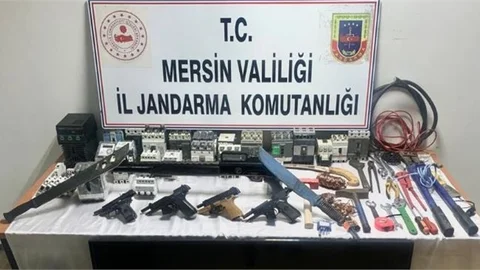 Hırsızlık Şebekesi Kıskıvrak Yakalandı