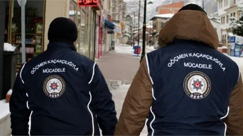 127 Organizatör Gözaltına Alındı, 2 Bin 28 Yabancı Uyruklu Düzensiz Göçmen Yakalandı