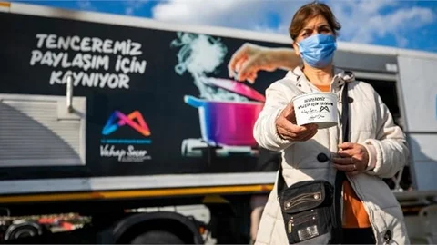 Mersin Büyükşehir’in Mobil Mutfak Tırı Anamur’da